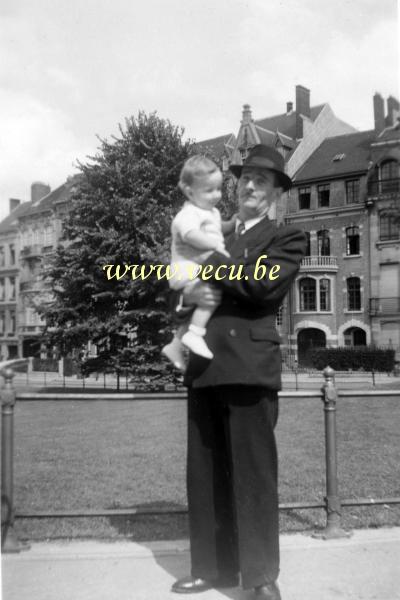 photo ancienne  de la commune d'Ixelles  Avenue des Klauwaerts 30-32