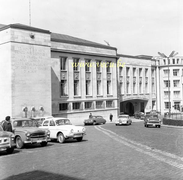 photo ancienne  de Bruxelles - rue Ravenstein  Rue Ravenstein vu du Coudenberg