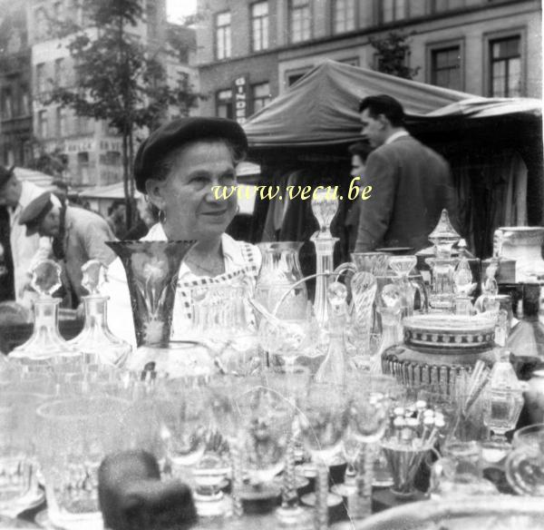 photo ancienne  de Bruxelles - Vieux marché place du jeu de balle  Vieux marché place du jeu de balle