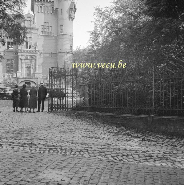 photo ancienne  de la commune de Watermael-Boitsfort  Promenade devant le château Charle-Albert