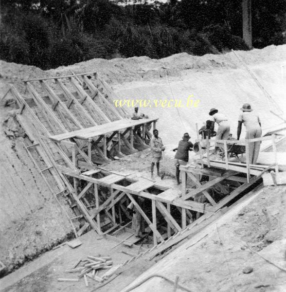 Photo ancienne  de Kilubi au Congo  Travaux de génie civil