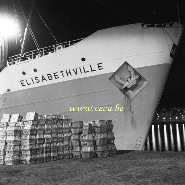 photo ancienne  de bateaux au Congo  L'Elisabethville en escale vers le Congo