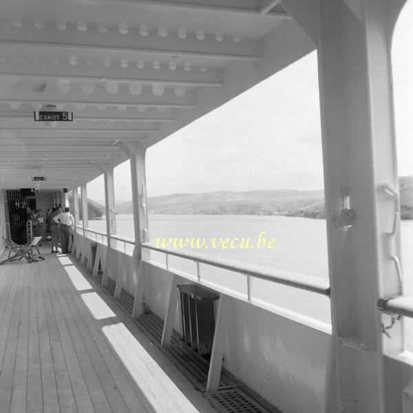 photo ancienne  de bateaux au Congo  Pendant le voyage vers le Congo