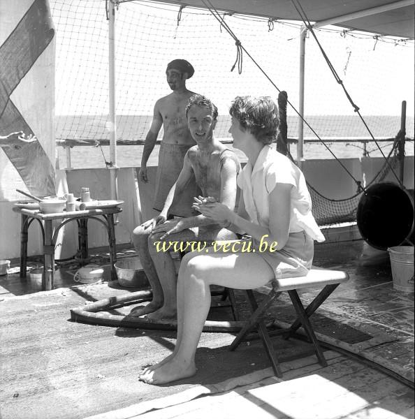 photo ancienne  de bateaux au Congo  Fête déguisée à bord et baptême des bleus