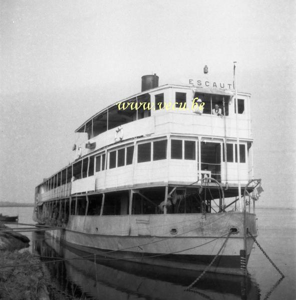 photo ancienne  de bateaux au Congo  L'Escaut sur le fleuve Congo