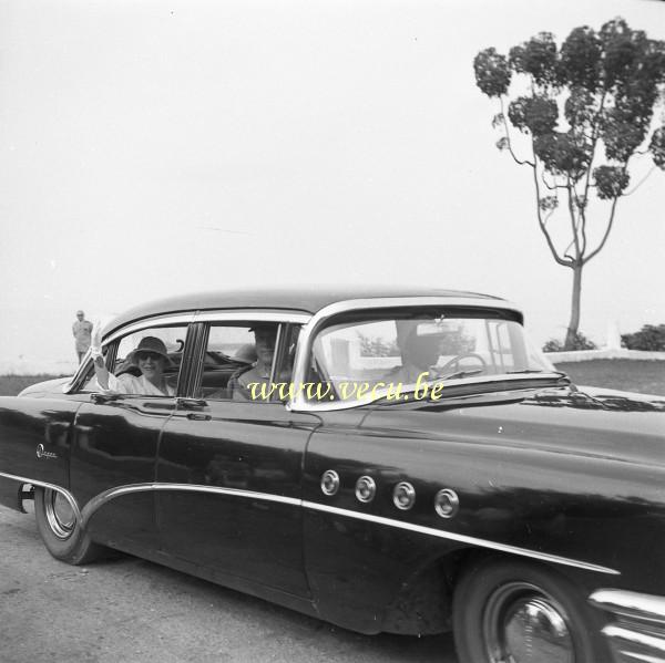 photo ancienne  de visite royale au Congo  La Reine Elisabeth en visite au Congo