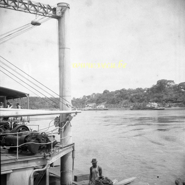 photo ancienne  de Stanleyville au Congo  Quais de l'Otraco 