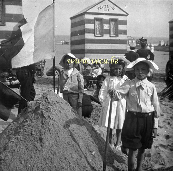 photo ancienne  de Blankenberge  Château-fort sur la plage