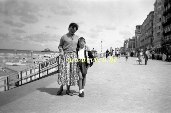 photo ancienne  de Blankenberge  Sur la digue