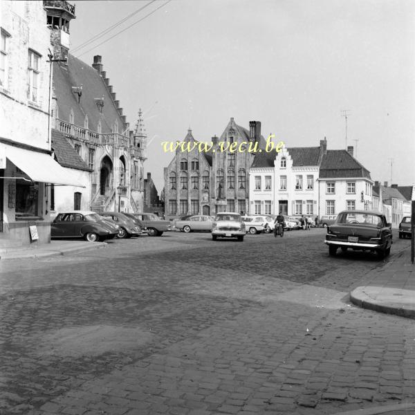 Photo ancienne Rue de l'église et l'Hôtel de ville Photo ancienne Rue de l'église et l'Hôtel de ville