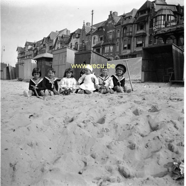 Photo ancienne  Sur la plage