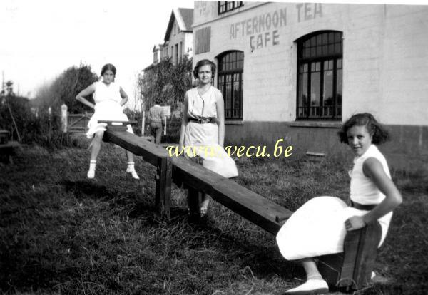 photo ancienne  du Coq  Devant la Laiterie du Vossesslag