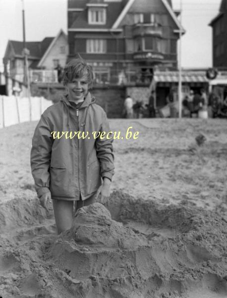 photo ancienne  du Coq  Jeux sur la plage