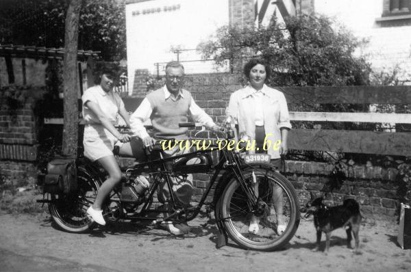 photo ancienne  de La Panne  Moto Tandem