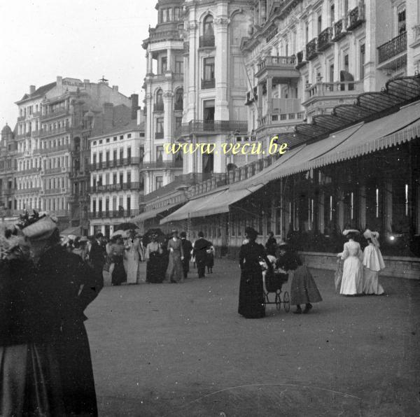 photo ancienne  de Ostende  La digue.