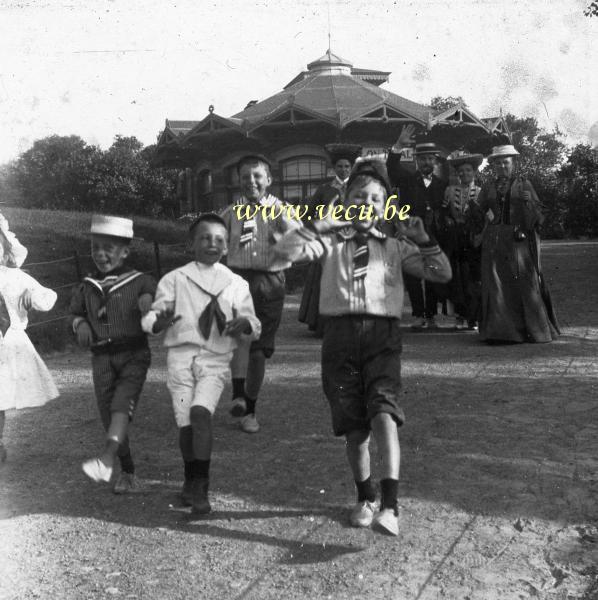 photo ancienne  de Ostende  Dans le parc