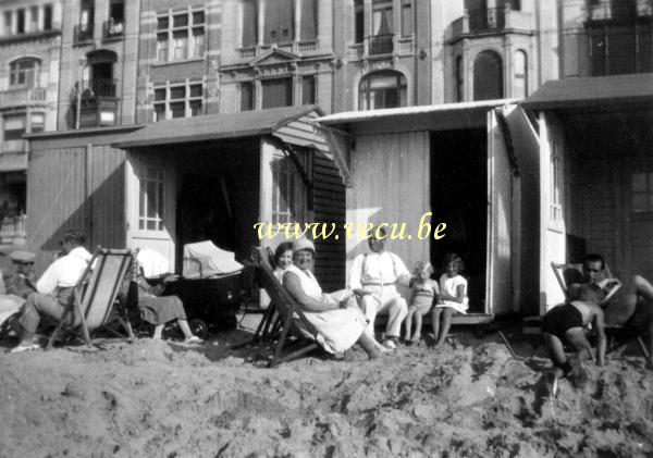 photo ancienne  de Wenduine  Sur la plage