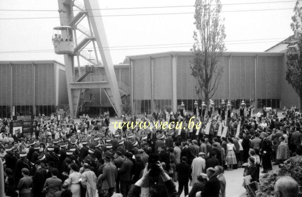 photo ancienne  de l'expo 58  Fanfare