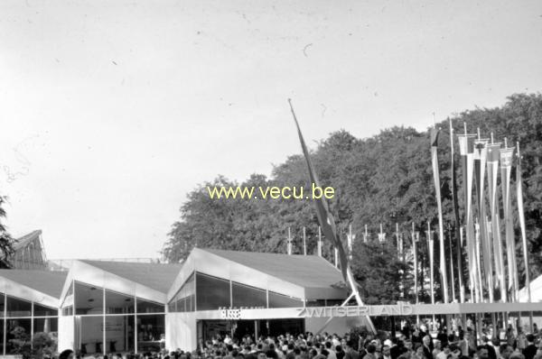 photo ancienne  de l'expo 58  Expo 58 : Le pavillon Suisse 