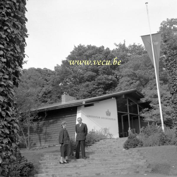 photo ancienne  de l'expo 58  Le pavillon du Liechtenstein