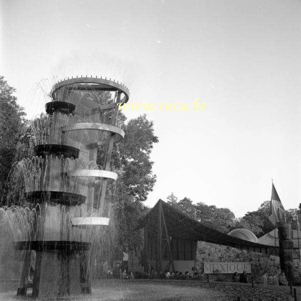 photo ancienne  de l'expo 58  Le pavillon du Mexique