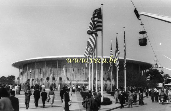 photo ancienne  de l'expo 58  Le pavillon américain et le télélift