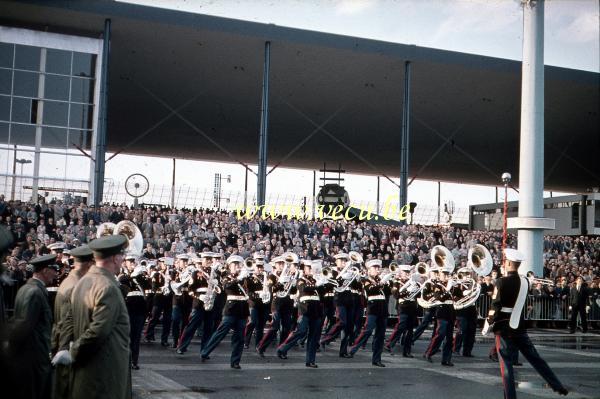 photo ancienne  de l'expo 58  Fanfare