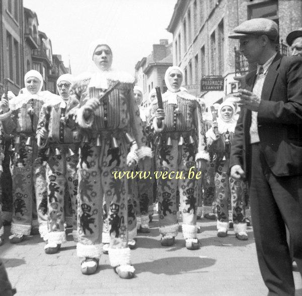 Photo ancienne  du carnaval de Binche  Gilles de Binche