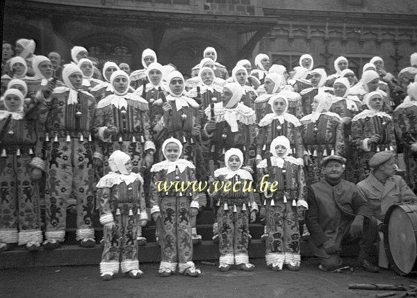 photo ancienne  du carnaval de Binche  Gilles de Binche