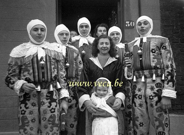 photo ancienne  du carnaval de Binche  Gilles de Binche