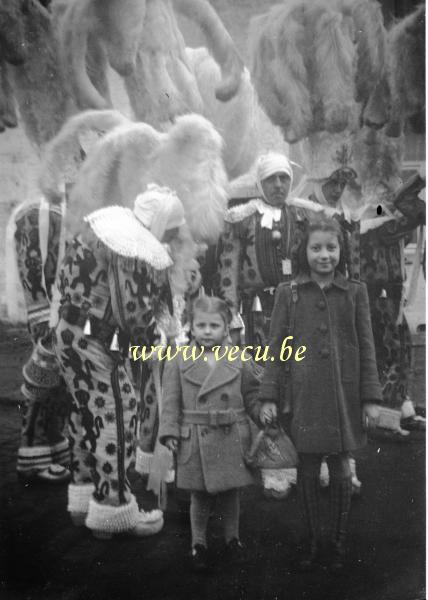photo ancienne  du carnaval de Binche  
