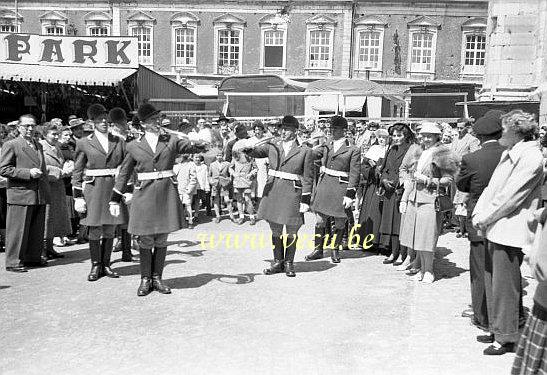 photo ancienne  de Saint-Hubert cor de chasse  Lundi de pentecôte 21 mai 1956