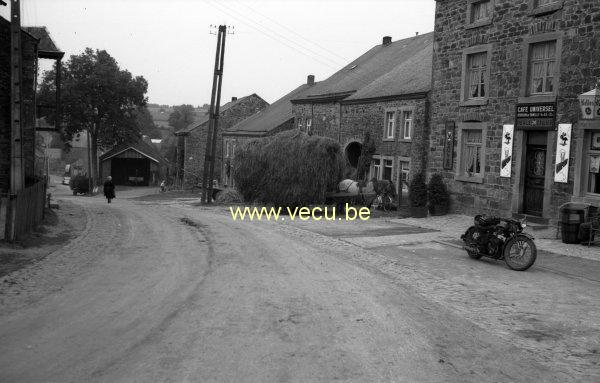 Photo ancienne  Café Universel - pension de famille  rue de Coëmont