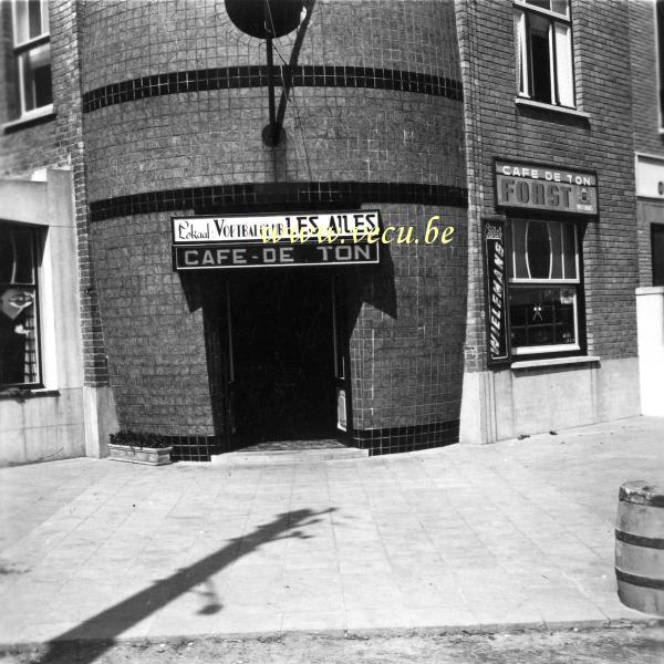 photo ancienne  de Cafés en Belgique  Cafe De Ton - local du club de foot les ailes