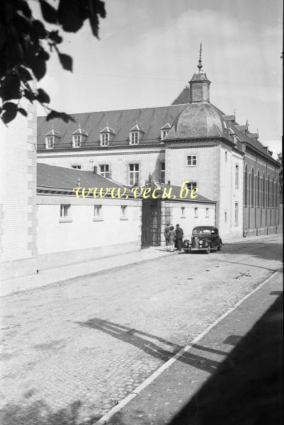 photo ancienne  Entrée de l'institut Saint Joseph