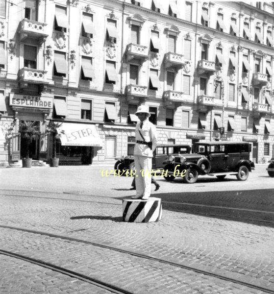 Photo ancienne  de métiers de la fonction publique  