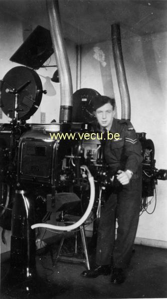 photo ancienne  de métiers divers  Projectionniste cinéma