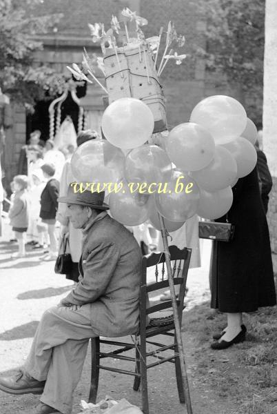 photo ancienne  de métiers divers  Marchand de ballons