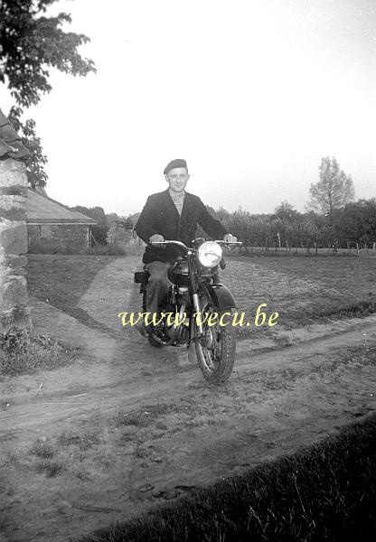 Photo ancienne  de motos Gillet  Moto Gillet