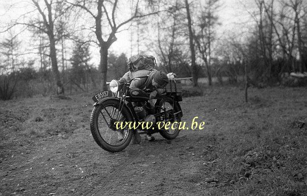 photo ancienne  de motos Gillet  Moto Gillet légère 125