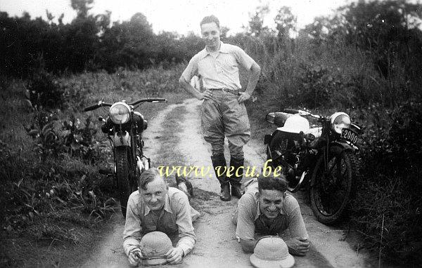 photo ancienne  de motos Sarolea  