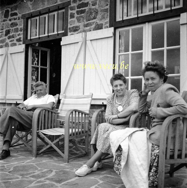 photo ancienne  Sur la terrasse de la Chamarande