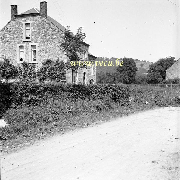 photo ancienne  Maison rue des Pairées en face du café du vieux moulin