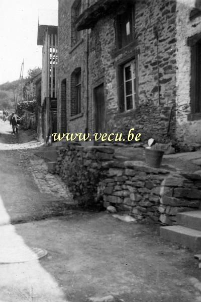 photo ancienne  Une rue dans le village