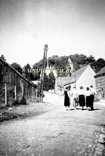 photo ancienne  Rue du bief en montant vers le château