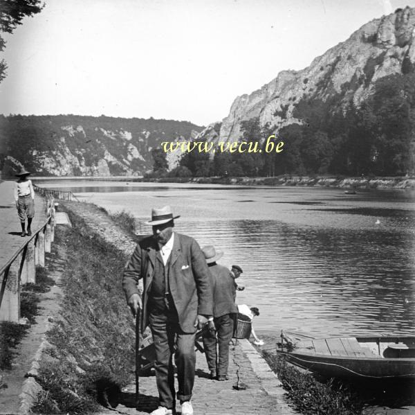 photo ancienne  Promenade en bord de Meuse