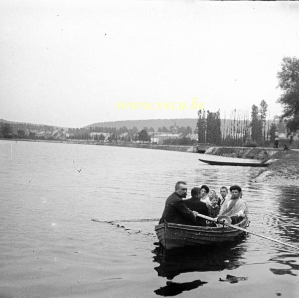 photo ancienne  Promenade en barque sur la Meuse