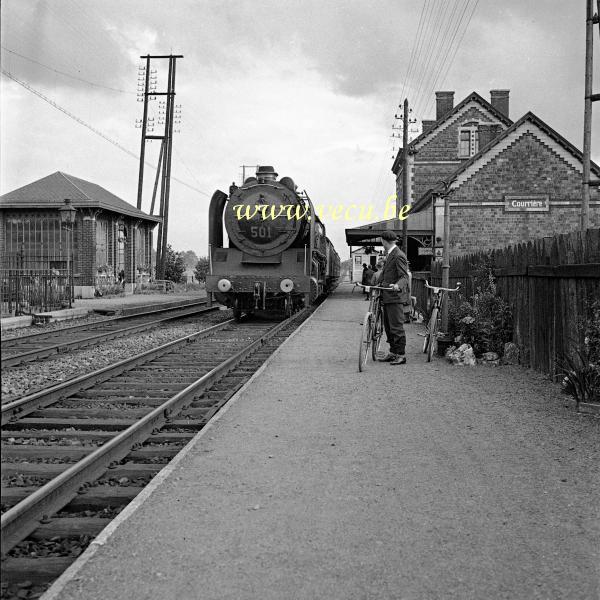 photo ancienne  Le train en gare de Courrière