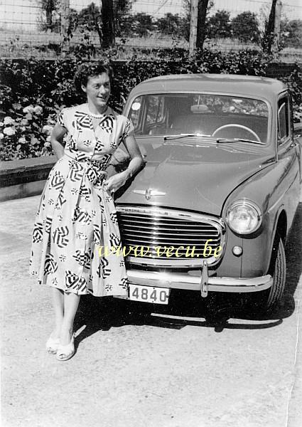 photo ancienne  Hillman Minx 1954 4 portes