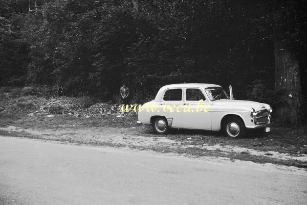 photo ancienne  Hillman minx mark VIII 1955